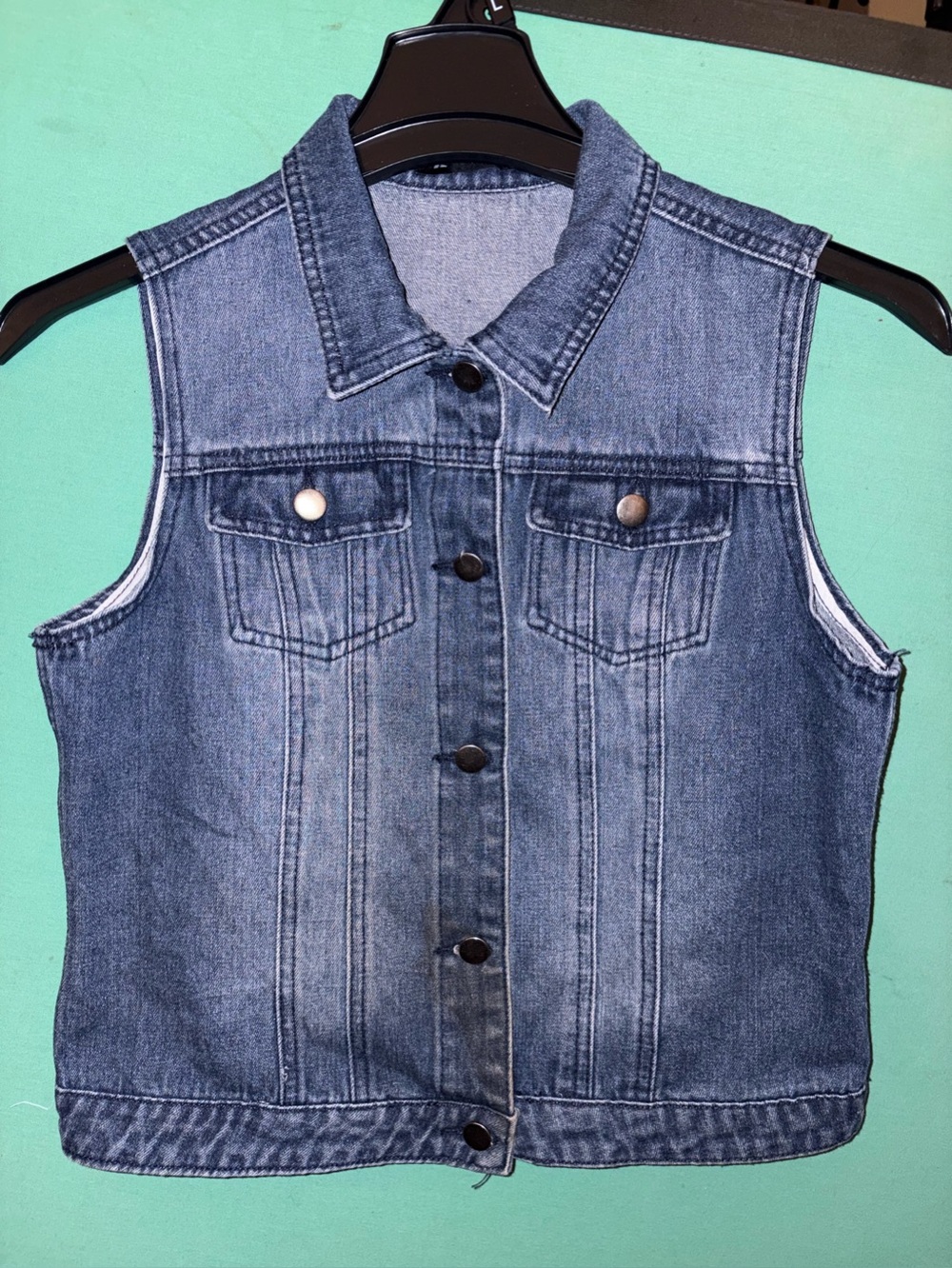 Allegra K Medium Wash Cropped Denim Vest Size Medium Trucker Sleeveless Jacket